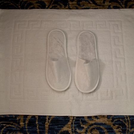 Rehana Plaza Hotel El El Cairo Exterior foto A bath mat