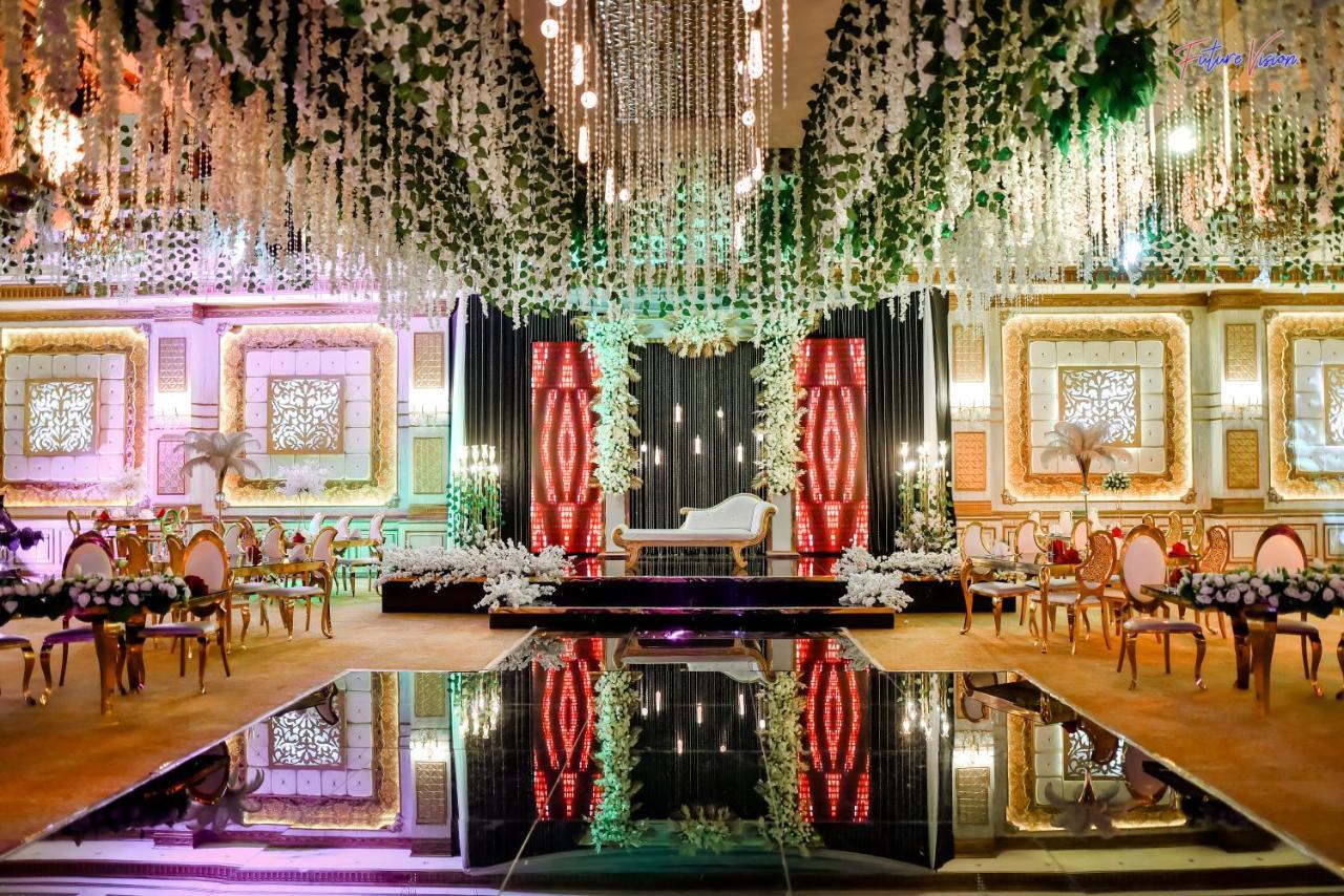 Rehana Plaza Hotel El El Cairo Exterior foto A wedding reception at the Grand Ballroom