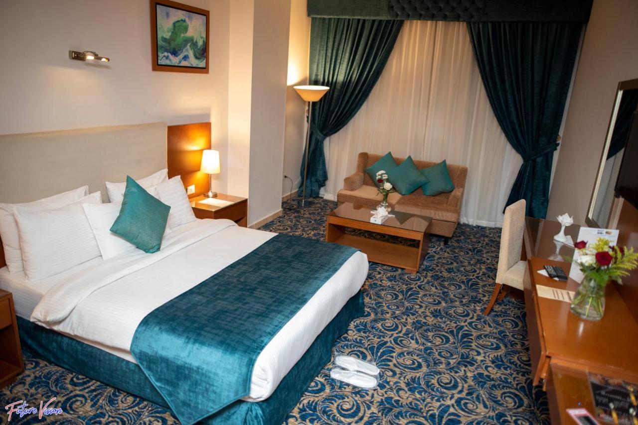 Rehana Plaza Hotel El El Cairo Exterior foto A room at the hotel